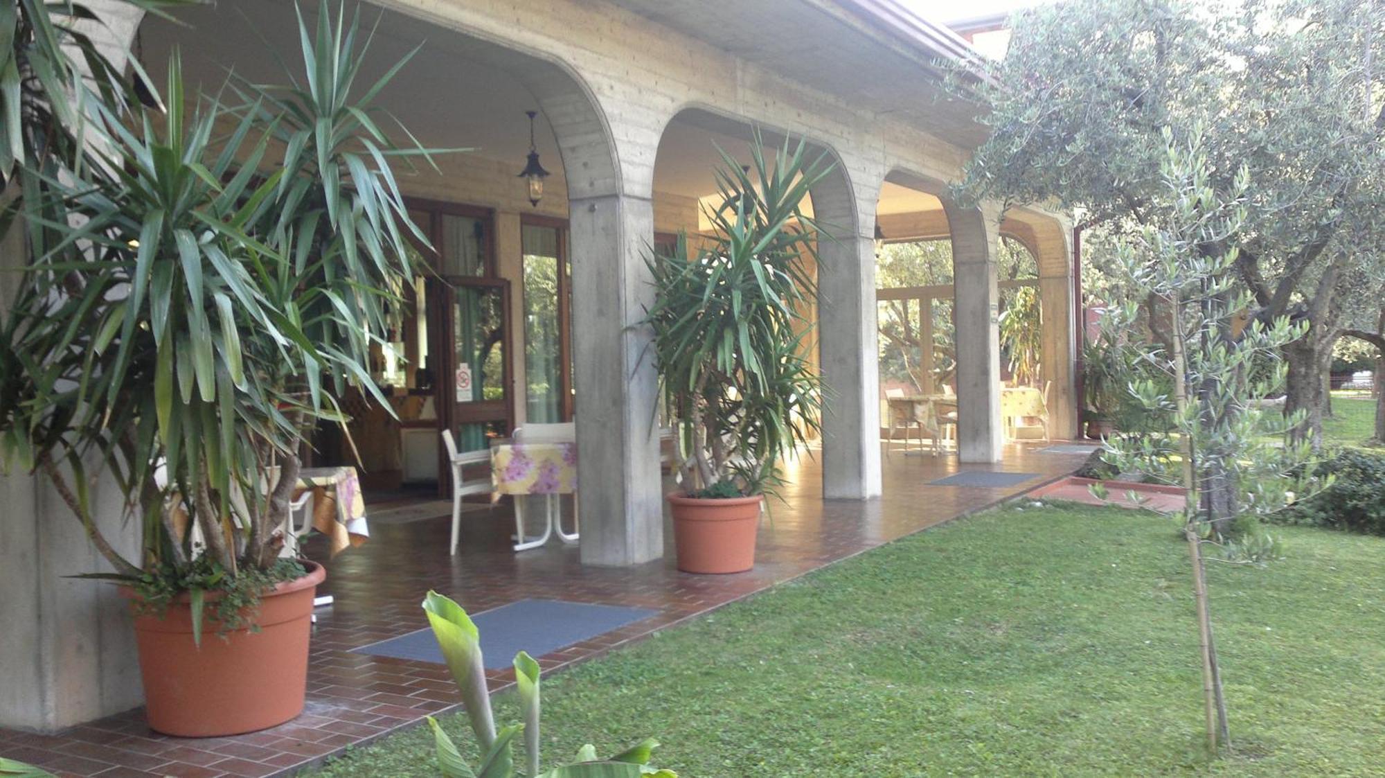 Hotel Chiara Sirmione Kültér fotó