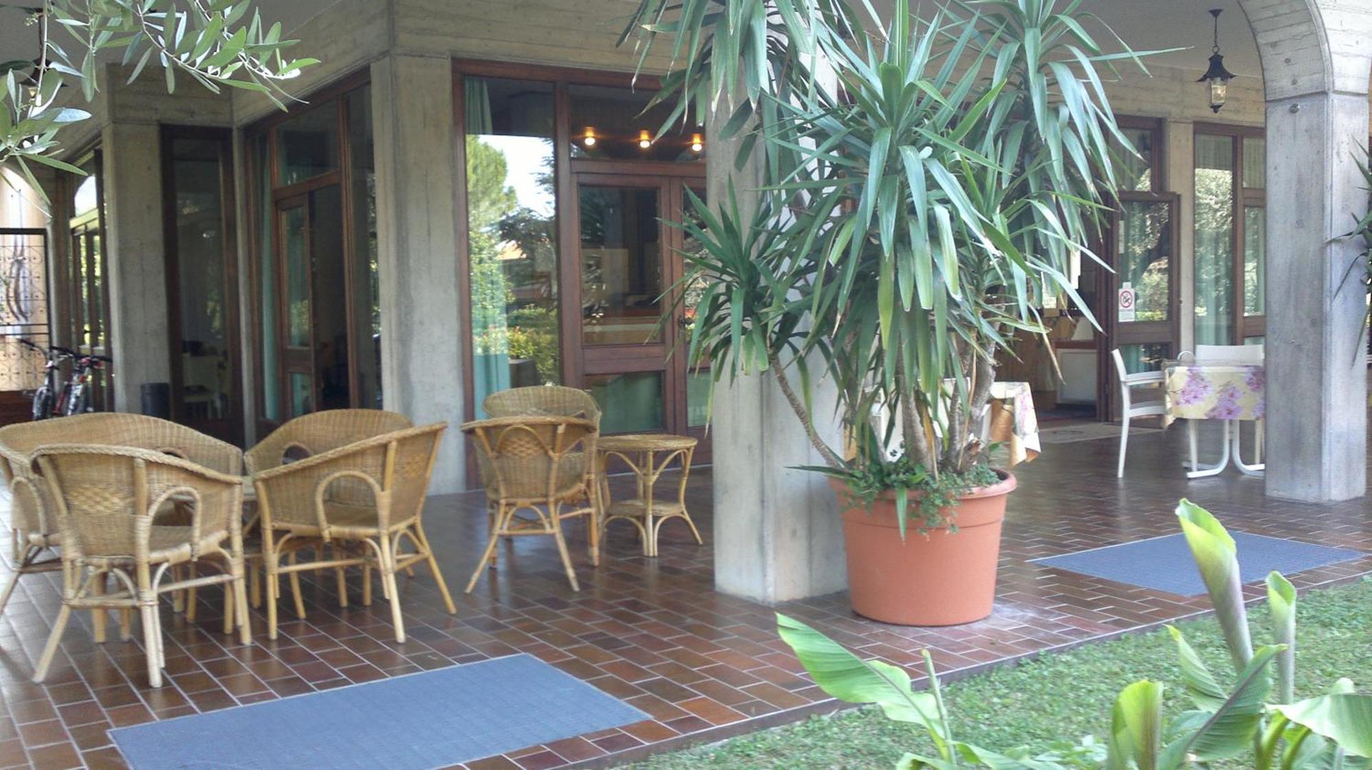 Hotel Chiara Sirmione Kültér fotó