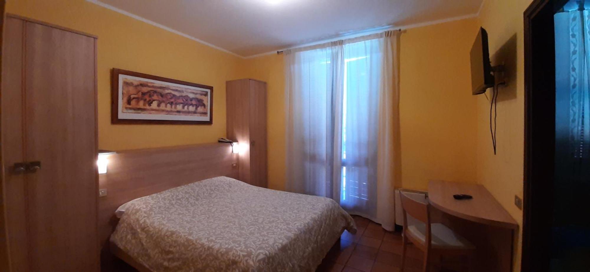 Hotel Chiara Sirmione Kültér fotó
