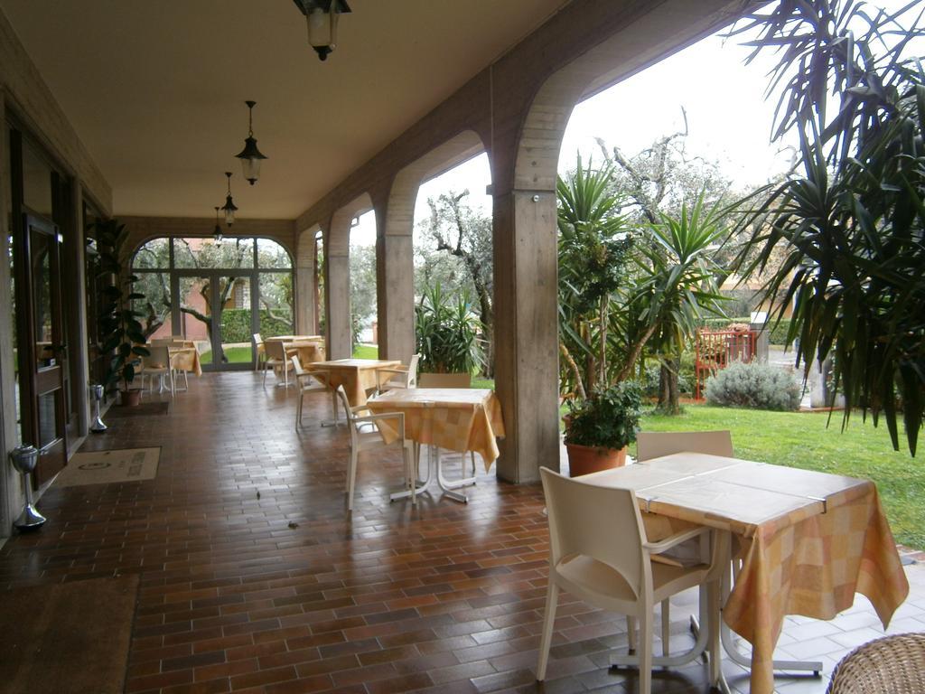 Hotel Chiara Sirmione Kültér fotó