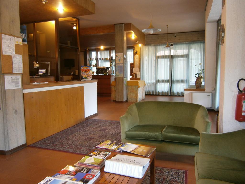 Hotel Chiara Sirmione Kültér fotó