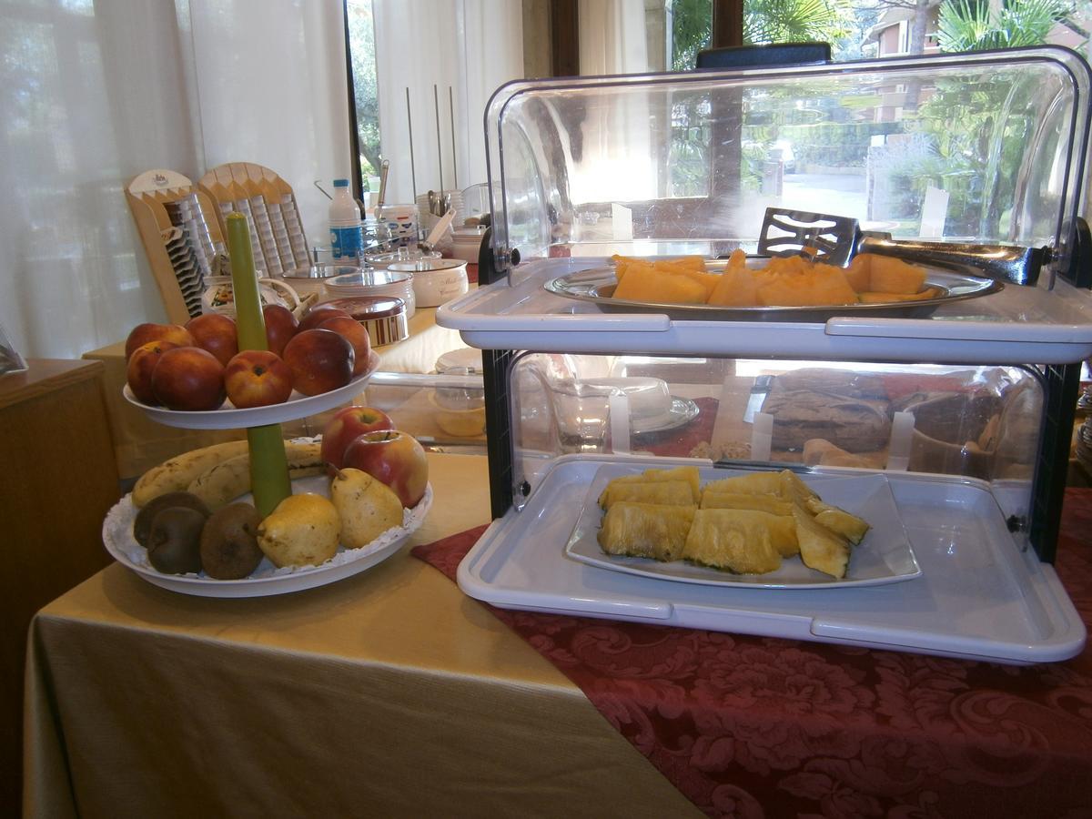 Hotel Chiara Sirmione Kültér fotó