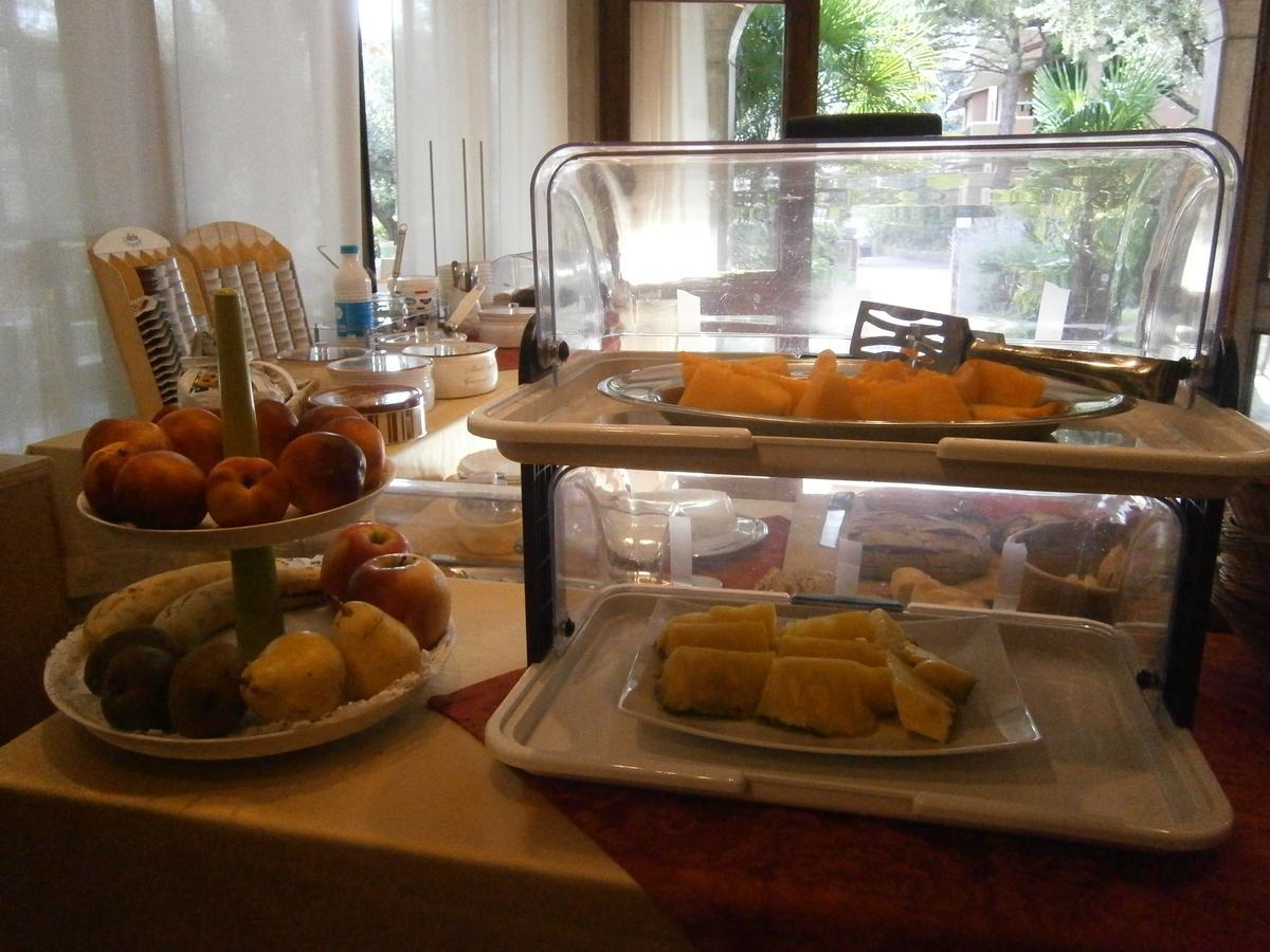 Hotel Chiara Sirmione Kültér fotó