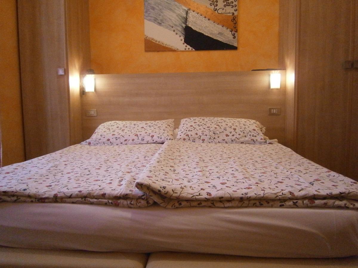 Hotel Chiara Sirmione Kültér fotó