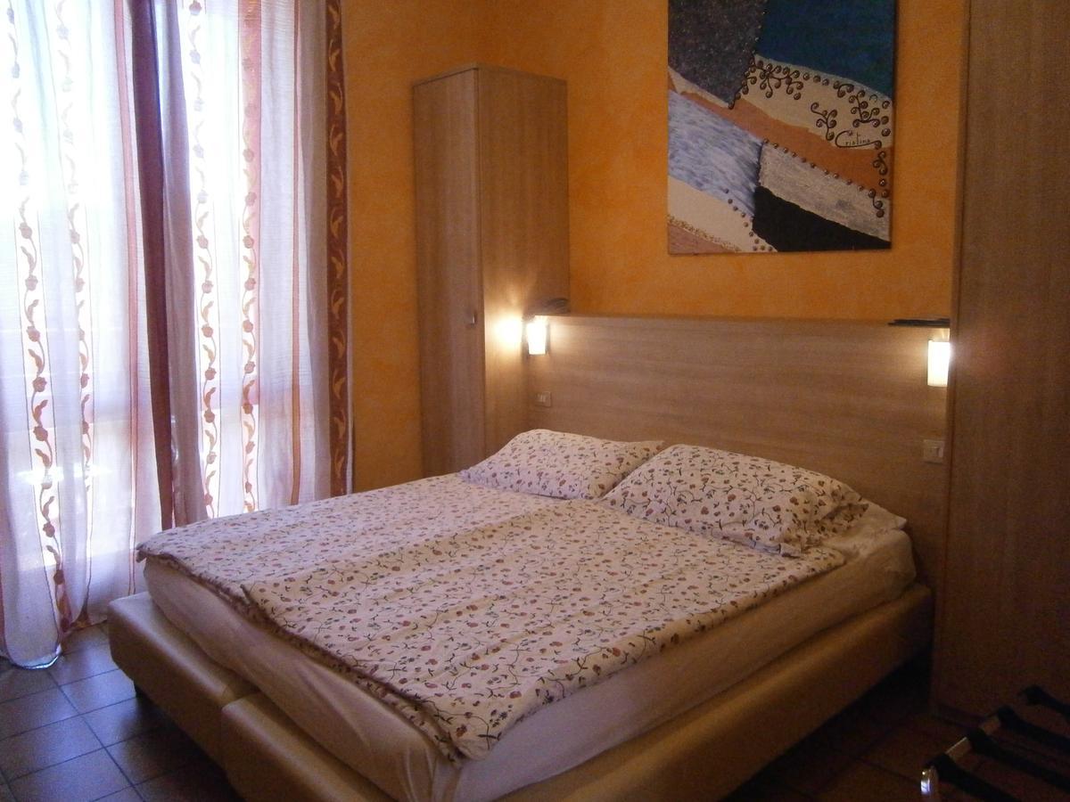 Hotel Chiara Sirmione Kültér fotó