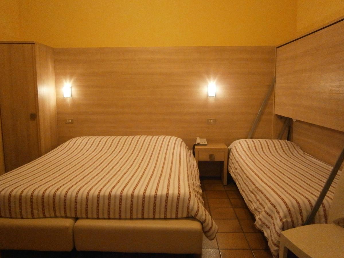 Hotel Chiara Sirmione Kültér fotó