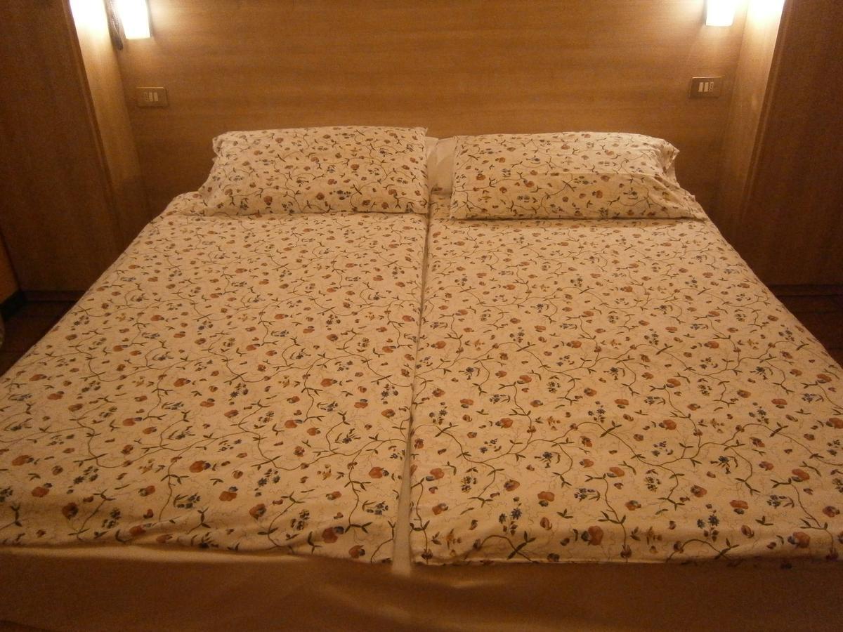 Hotel Chiara Sirmione Kültér fotó