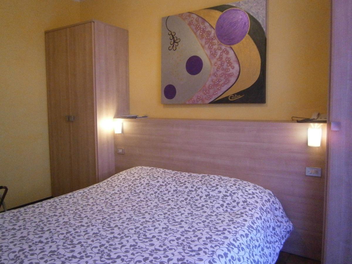 Hotel Chiara Sirmione Kültér fotó