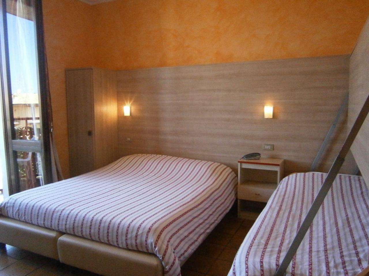 Hotel Chiara Sirmione Kültér fotó