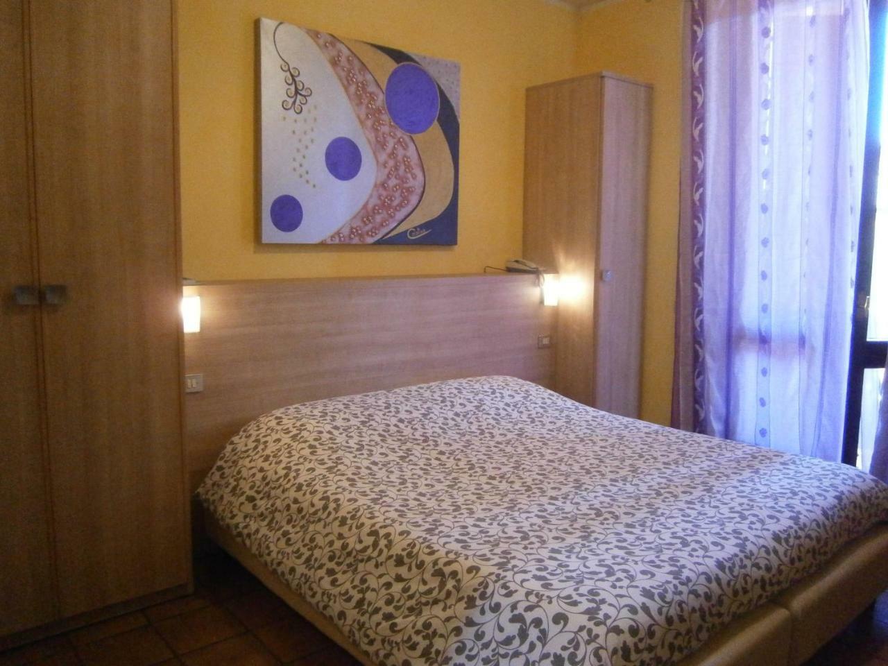 Hotel Chiara Sirmione Kültér fotó